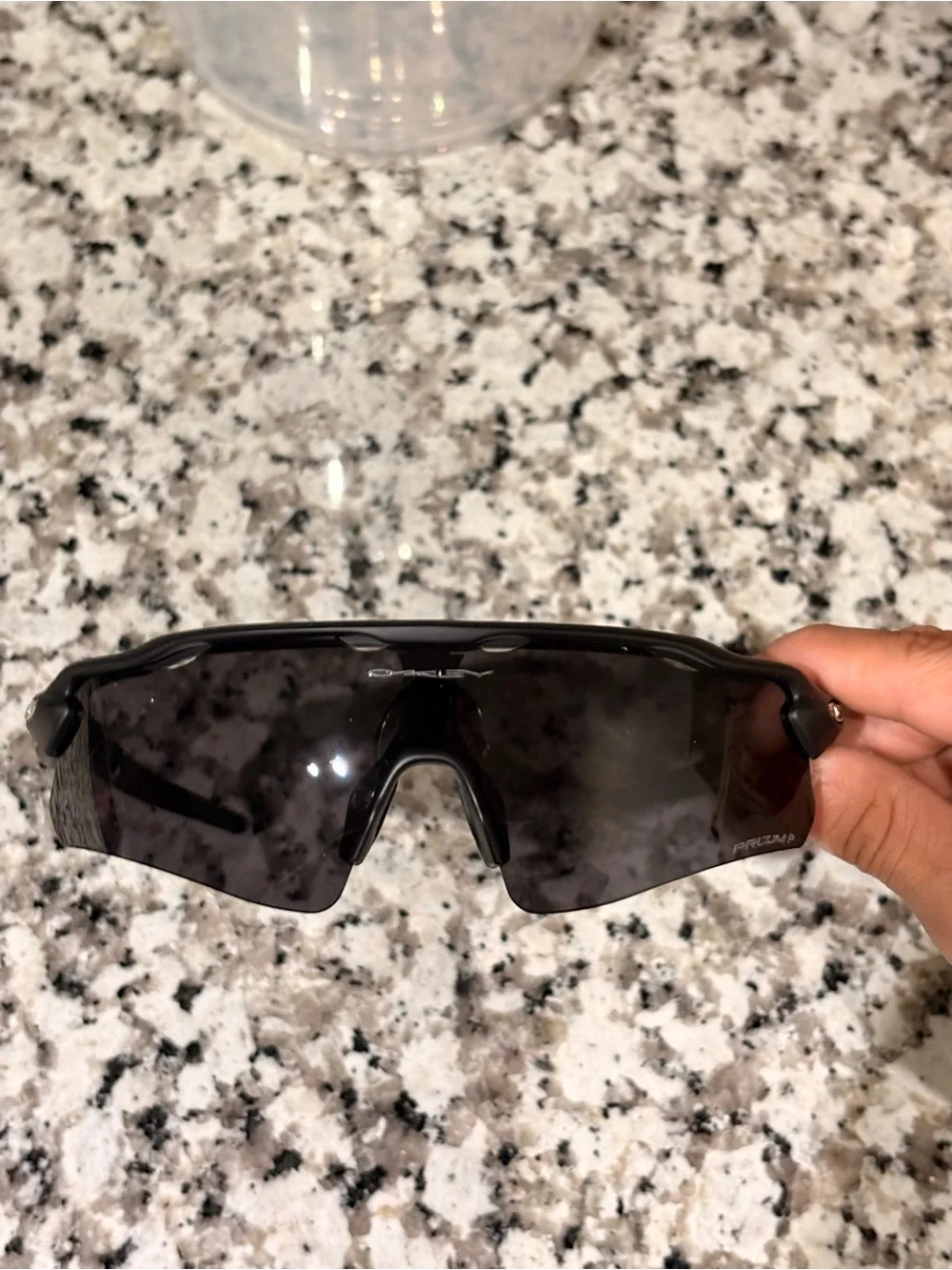 Oakley Radar Ev Prizm polarized lens black frame